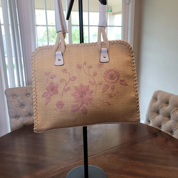 Woven Y2K Beige Tote with Pink Floral Embroidery by Relativity. - Picture 5 of 9